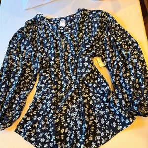 Melrose and Market Black Blouse with Grey Floral Print